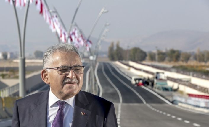 Kayseri Büyükşehir Belediyesi, gerçekleştirdiği projelerle takdir topluyor