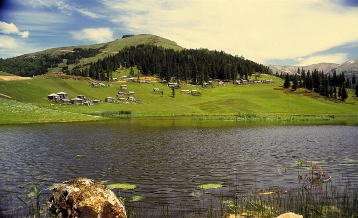 Kuruyan Gölyanı Obası’na su bağlandı