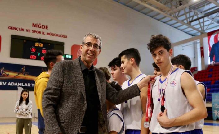 Niğde’de Okul Sporları Basketbol Müsabakaları tamamlandı