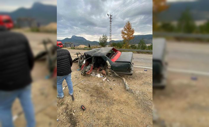 Otomobil hurdaya döndü: 1’i ağır 5 yaralı