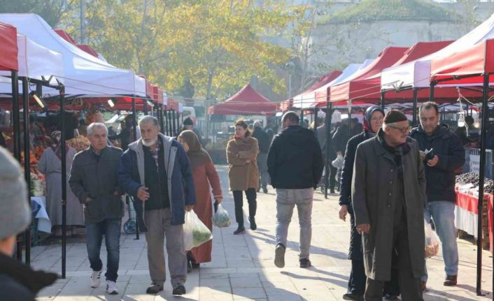 Şehzadeler’in ilk butik pazarı vatandaşlardan tam not aldı