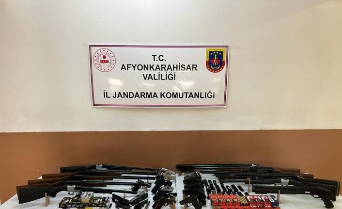 Silah kaçakçılarına yönelik operasyon: 5 gözaltı