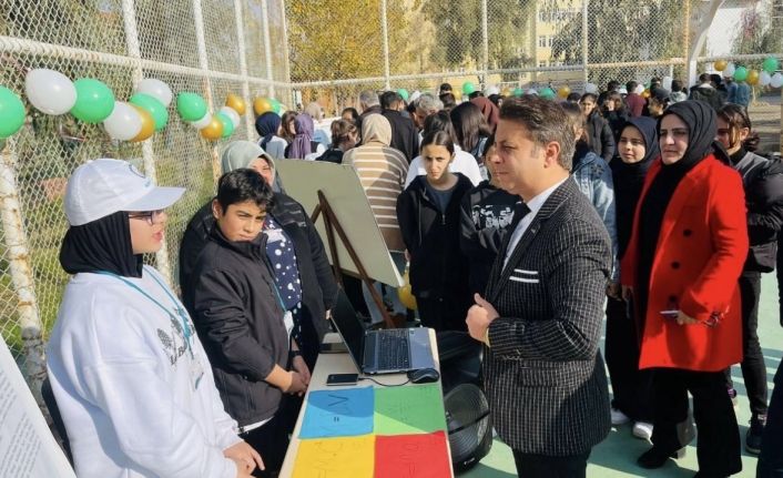 Silopi’de öğrenciler projelerini bilim şenliğinde sergiledi