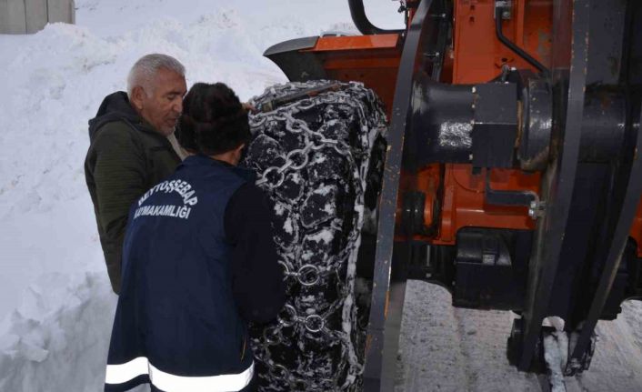 Şırnak’ta yüksek rakımlı bölgelerde kar kalınlığı 2 metreyi aştı