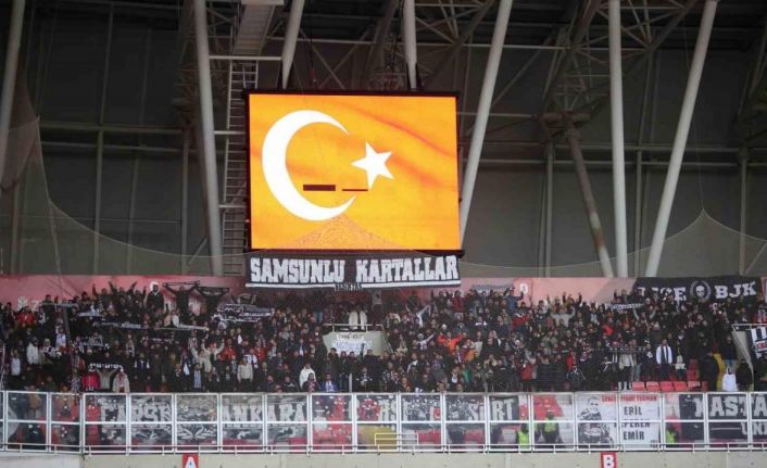 Beşiktaş taraftarları takımını yalnız bırakmadı