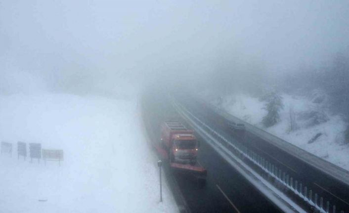 Bolu Dağı’nda sis ve kar etkili oluyor