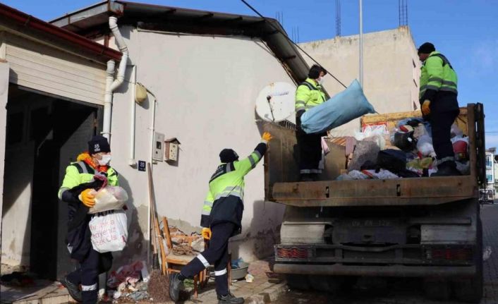 Defalarca temizlenen evde yine aynı manzara