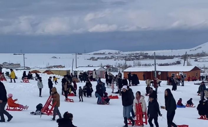 Kayak severler Abalı Kayak Merkezi’nde buluştu