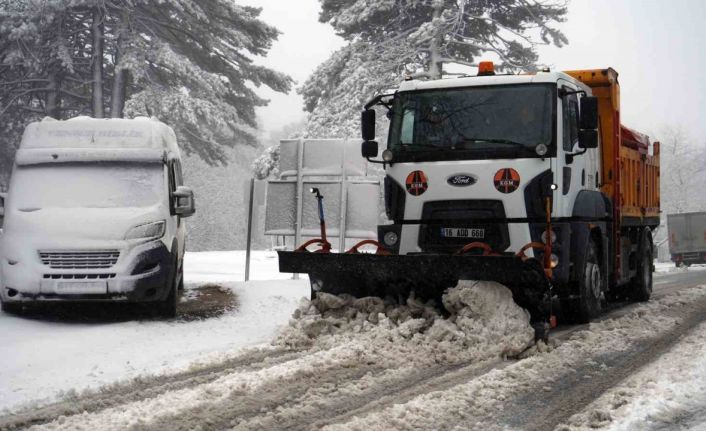 Kazdağları’nda kar yağışı etkili oluyor