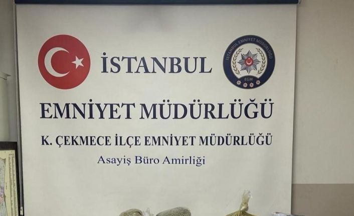 Küçükçekmece’de uyuşturucu madde ticareti yapan 2 kişi gözaltına alındı