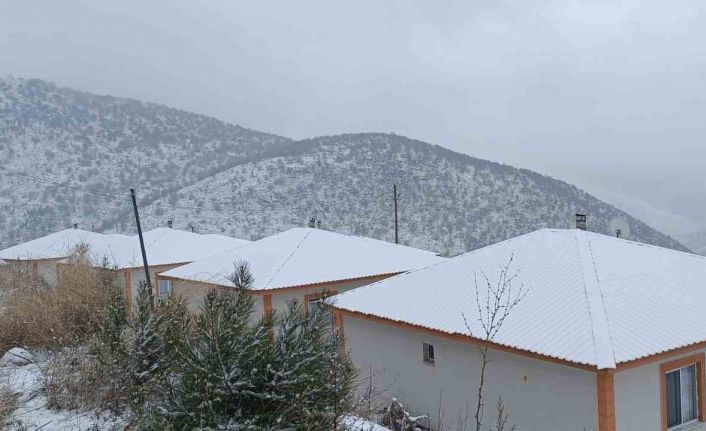 Malatya’da kar yağışı etkili oluyor