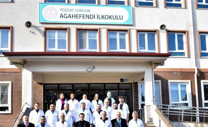 Sorgun’da öğretmenler beyaz önlüklerini giydi