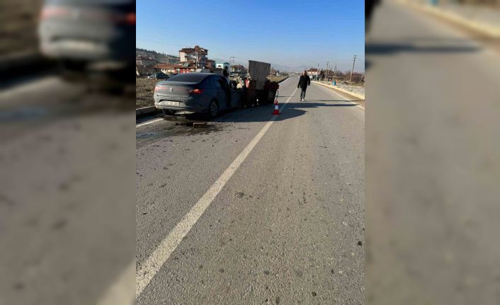 Traktörün ortadan ikiye bölündüğü kazada 5 kişi yaralandı