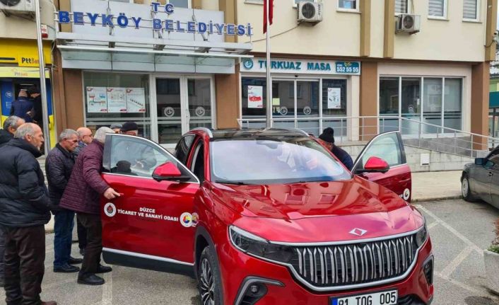 Türkiye’nin yerli otomobili TOGG’a Beyköy’de yoğun ilgi gördü