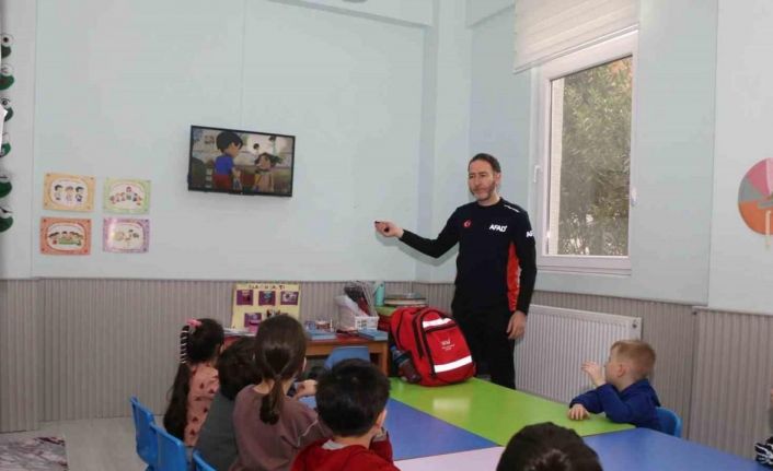 Afet bilincine yönelik eğitimi uzmanlardan aldılar