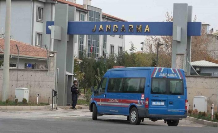 Aksaray’da 12 aranan şahıs jandarma ekiplerince yakalandı