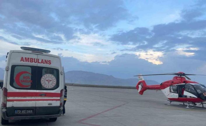 Ambulans helikopter 2,5 aylık bebek için havalandı