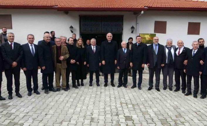 Bakan Ersoy, restorasyonu tamamlanan cemevini ziyaret etti