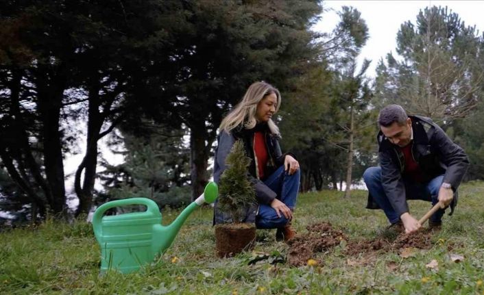 Başkan Adayı Başer ve eşinden Sevgililer Günü’nde örnek davranış