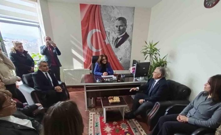 Başkan Büyükkılıç’tan Umut Çınarı ve Çocuk Koruma Derneği’ne ziyaret