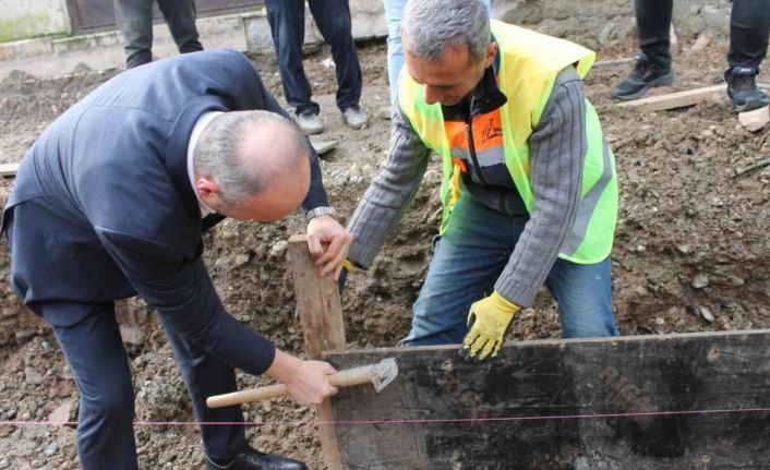 Batman’da ’Çevre ve İklim Dostu Sokak Projesi’nde ilk çivi çakıldı