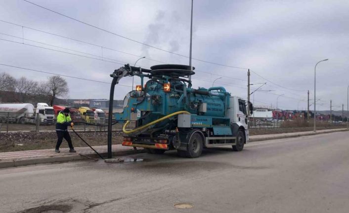 Bozüyük’te kanalizasyon hatları temizleniyor