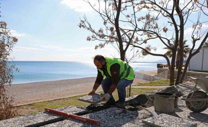 Büyükşehir’in 2. Etap Konyaaltı Sahil Projesi hızla ilerliyor