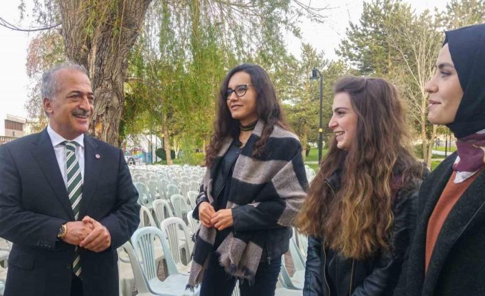 Çomaklı; “Öğrencilerimizi merkeze koyan bir anlayıştayız”