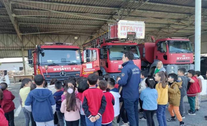 Dörtyol’da itfaiyecilerden, öğrencilere eğitim