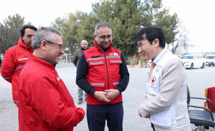 Güney Kore’nin deprem bölgesine yardımları sürüyor