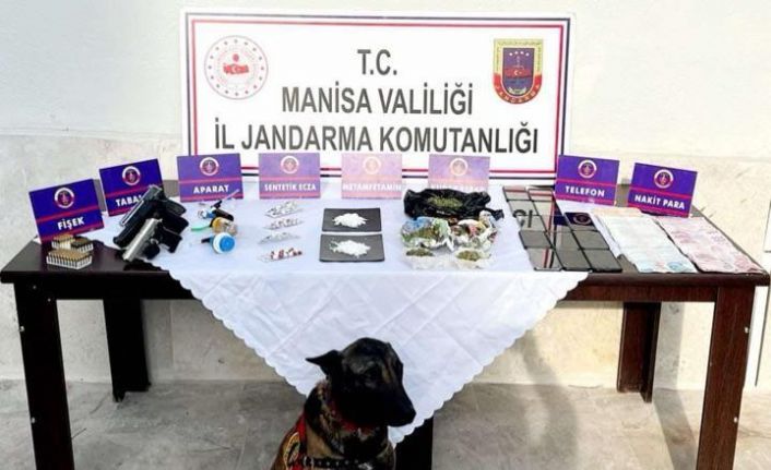 Jandarma Manisa’da zehir tacirlerine göz açtırmıyor: 62 gözaltı