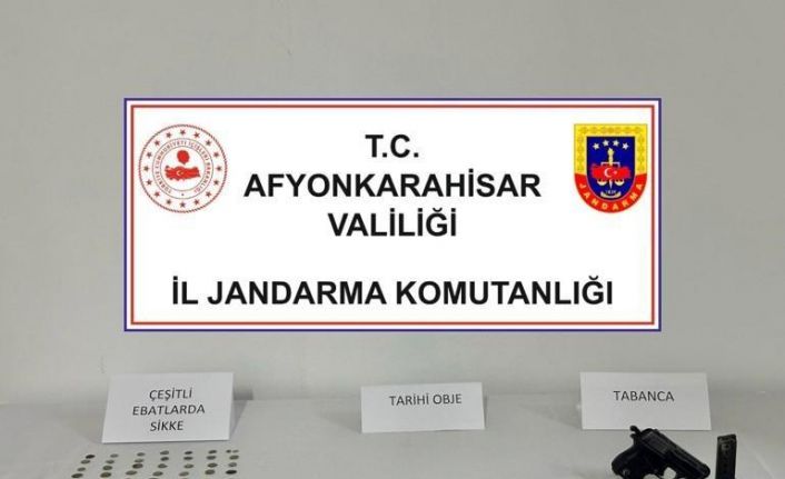 Jandarma yüzlerce tarihi eser ele geçirdi