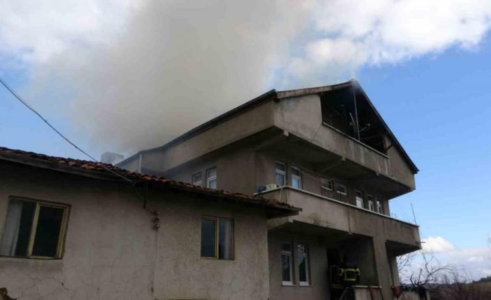 Kastamonu’da çatı yangını