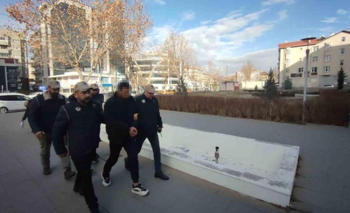 Kırşehir’de, DEAŞ’ın sözde askerlerine operasyon: 6 Gözaltı