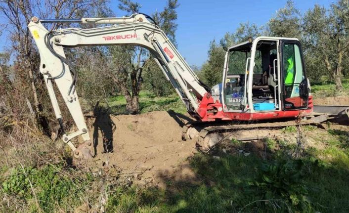 Manisa il genelinde dere temizlikleri devam ediyor