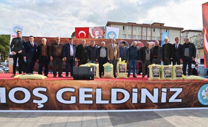 Manisalı üreticilere 1.850 ton gübre desteği