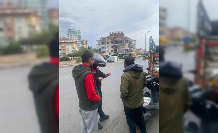 Polis ekiplerinden, okul çevrelerinde ve servis araçlarında denetim