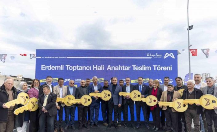 Seçer, Erdemli Toptancı Hali Kompleksinin anahtar teslim törenine katıldı