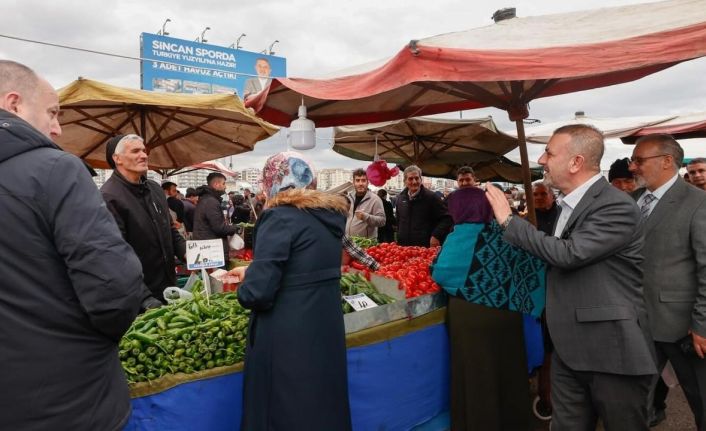 Sincan Belediye Başkanı Ercan’dan semt pazarına ziyaret