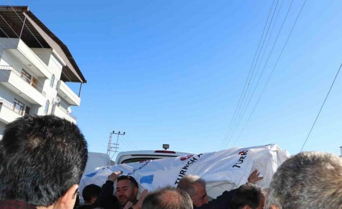 Vanlı kardeşler nişan için gittikleri İzmir’de trafik kazasında hayatını kaybetti