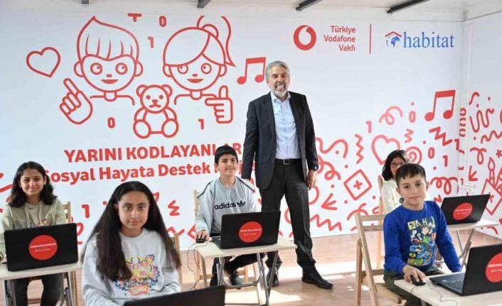 Vodafone Vakfı deprem bölgesine desteğini sürdürüyor