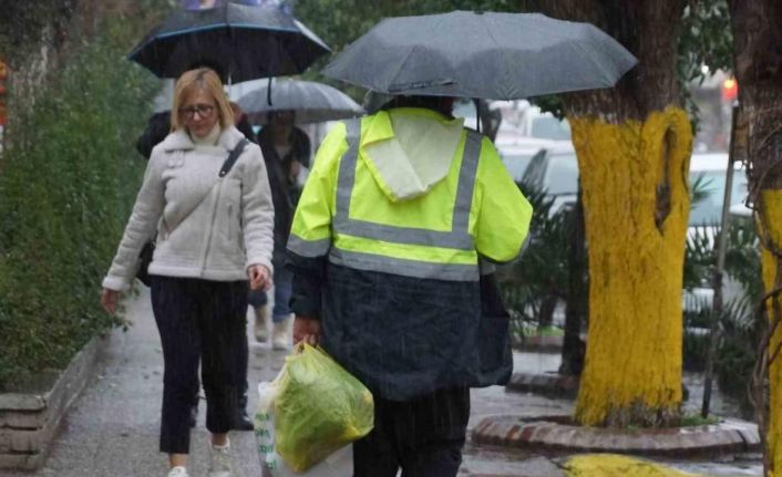 Aydın’da beklenen yağış başladı