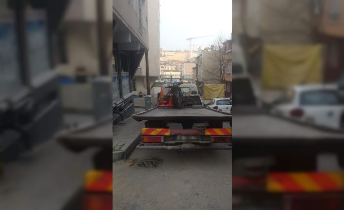 Bağcılar’da çaldıkları motosikletle cep telefonunu gasp ettiler