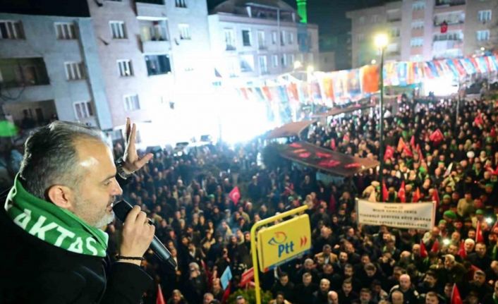 Başkan Aktaş, meşale ve havai fişeklerle karşılandı