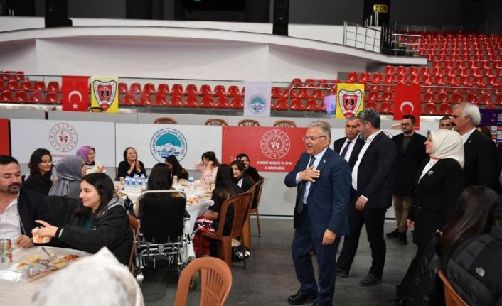 Başkan Büyükkılıç’tan Kayseri’de bir ilk: Kuaför Güzellik Fuarı