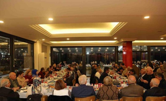 Başkan Deveciler şehit ve gazi ailelerine iftar verdi