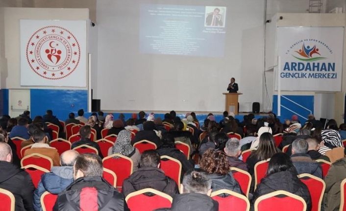 Çıldır MYO Müdürü Özdemir’den protokol eğitimi