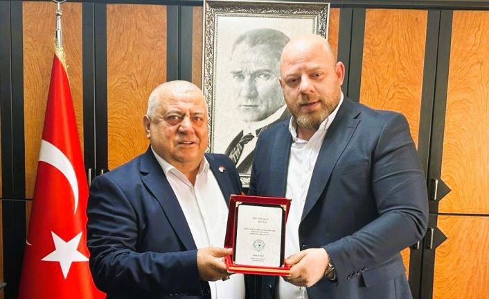 Denizli Esnaf ve Sanatkarlar Odaları Birliğinden teşekkür plaketi