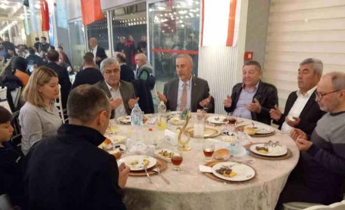 Eskişehir Kızılelma Turan Derneği Üyeleri tarafından iftar programı düzenlendi