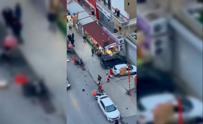 Esnaf ile motor kuryeler arasında “paketleme” kavgası kamerada